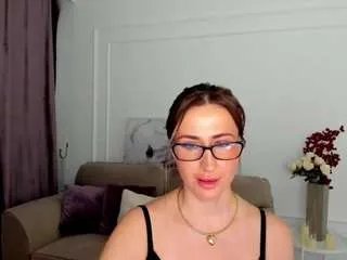 happysmileee on CamSoda 