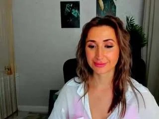 happysmileee on CamSoda 