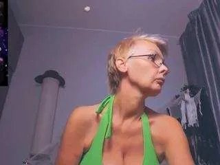 Offline helgahimmele on CamSoda