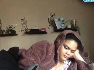 infinitiwhitebaby on CamSoda 