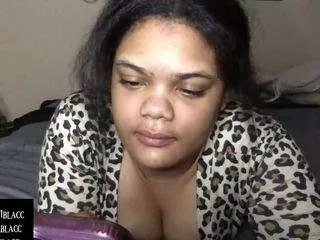 infinitiwhitebaby on CamSoda 