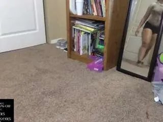 infinitiwhitebaby on CamSoda 