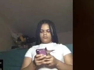 infinitiwhitebaby on CamSoda 