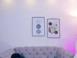 issi-loren on CamSoda 