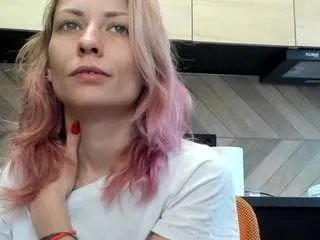 Offline karoline1201 on CamSoda