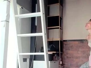 Offline karoline1201 on CamSoda