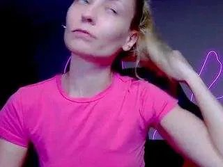 Offline karoline1201 on CamSoda