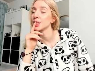 Offline kenziedawton on CamSoda