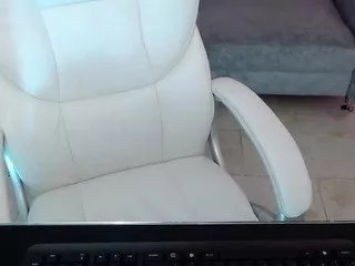 Freechat lili-acosta on CamSoda