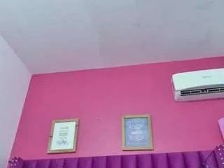 Offline littlee-emily on CamSoda