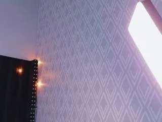 Freechat littleebluee on CamSoda