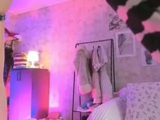 Offline luafynova on CamSoda