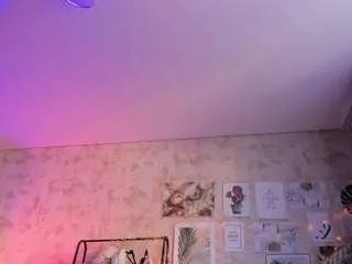 Offline luafynova on CamSoda