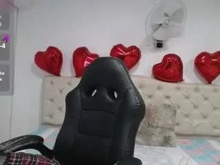 Freechat maylin-horny19 on CamSoda