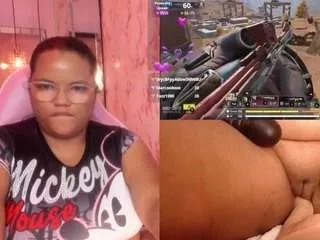 Offline mhia-rey on CamSoda