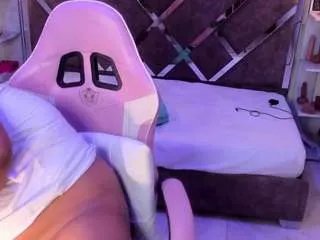 Offline mhia-rey on CamSoda