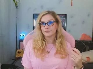 Freechat nicolebloom on CamSoda