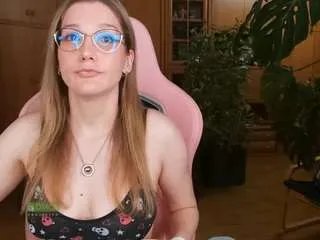 Freechat nicolebloom on CamSoda