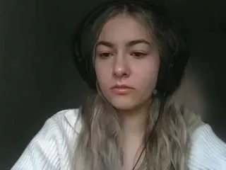 Offline rosiejune on CamSoda