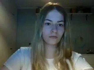 Offline rosiejune on CamSoda