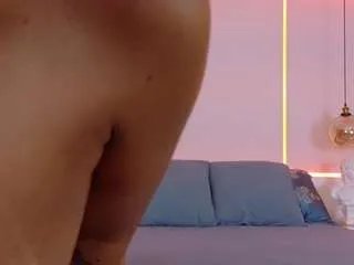 Freechat saamytits on CamSoda