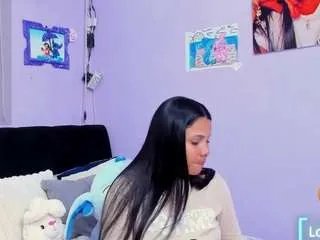 sara-mia on CamSoda 