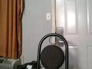 Offline sexyslutchocolate on CamSoda