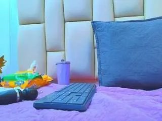 Offline sweet-amye on CamSoda