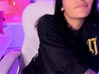 Offline valkiria-ponce on CamSoda