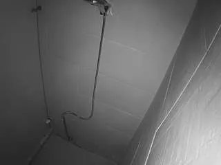 Freechat voyeurcam-jb-shower-1 on CamSoda