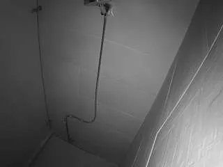 Freechat voyeurcam-jb-shower-1 on CamSoda