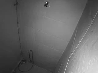 Freechat voyeurcam-jb-shower-1 on CamSoda