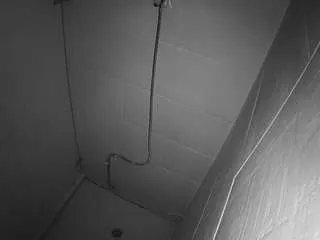 Freechat voyeurcam-jb-shower-1 on CamSoda