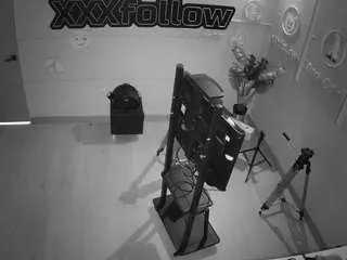 Offline voyeurcam-jb-xfollow on CamSoda