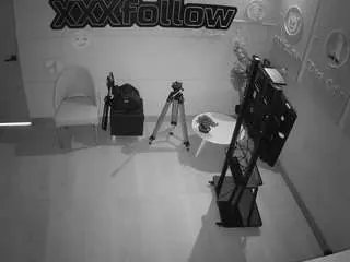 Offline voyeurcam-jb-xfollow on CamSoda