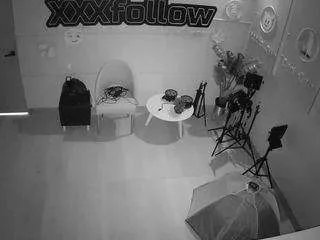 Offline voyeurcam-jb-xfollow on CamSoda