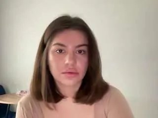 Offline youramy on CamSoda