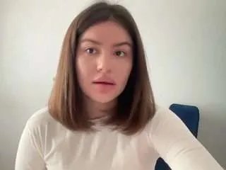 Offline youramy on CamSoda