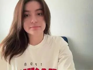 Offline youramy on CamSoda