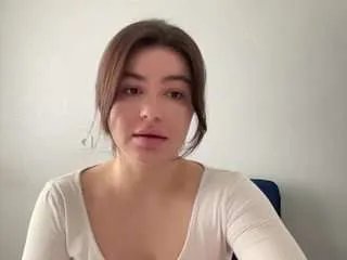 Offline youramy on CamSoda