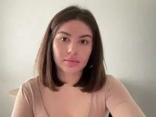 Offline youramy on CamSoda