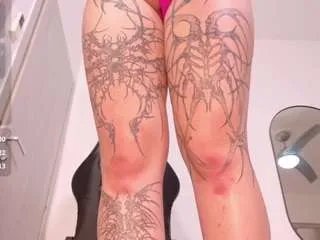 Offline yuriko-may on CamSoda