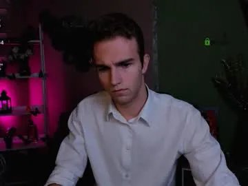 Freechat astren_villo on Chaturbate