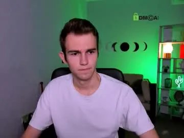 Freechat astren_villo on Chaturbate