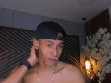 Freechat bento_fox on Chaturbate