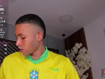 Freechat bento_fox on Chaturbate