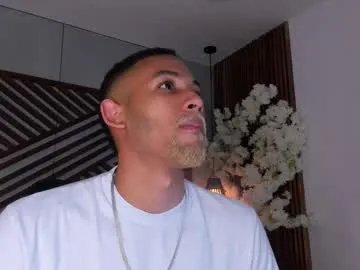 Freechat bento_fox on Chaturbate