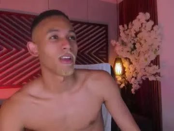 Freechat bento_fox on Chaturbate