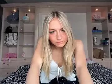 Freechat chloeros3e on Chaturbate