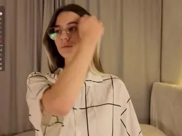 Freechat christinfinnie on Chaturbate